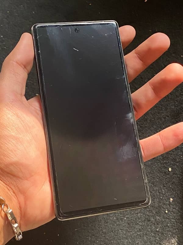 Google pixel 6 oem locked non pta 4