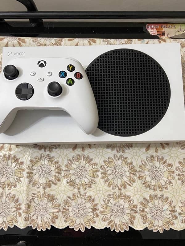 Xbox series s 1tb white color 0