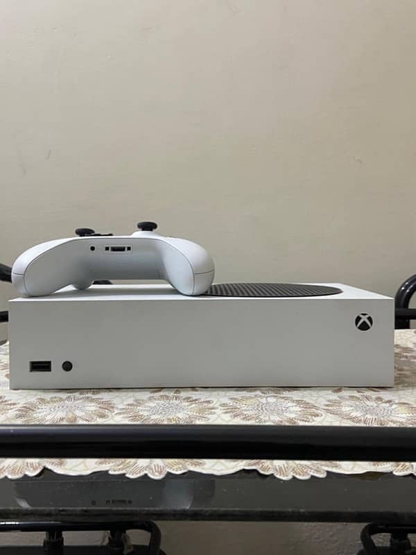 Xbox series s 1tb white color 1