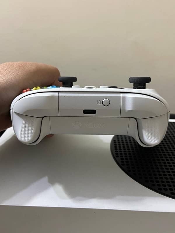 Xbox series s 1tb white color 3