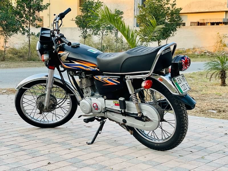 Honda CG 125 (2018 Model) Black Edition for Sale 2