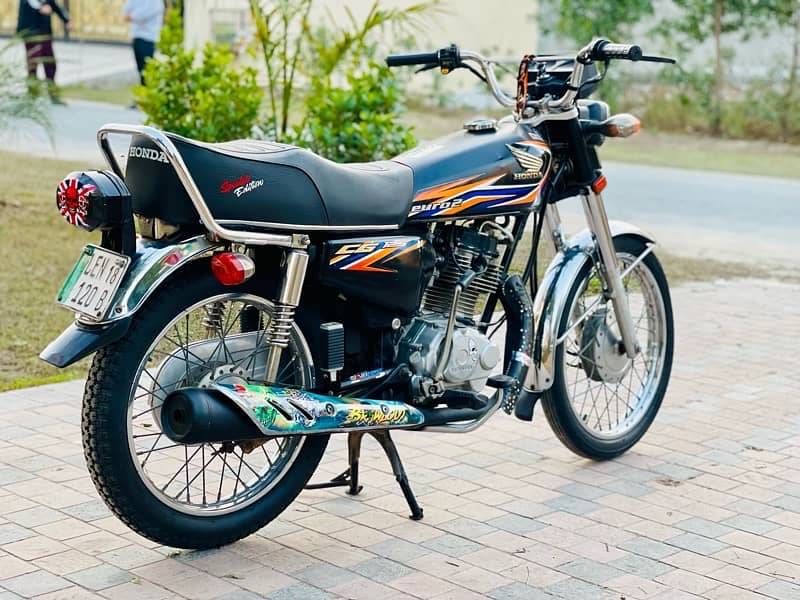 Honda CG 125 (2018 Model) Black Edition for Sale 3