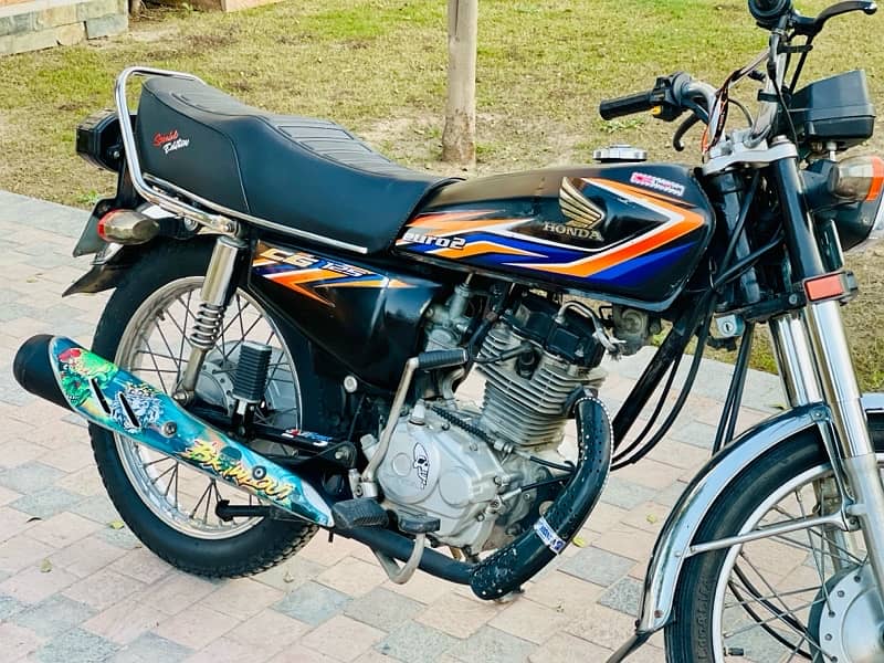 Honda CG 125 (2018 Model) Black Edition for Sale 5