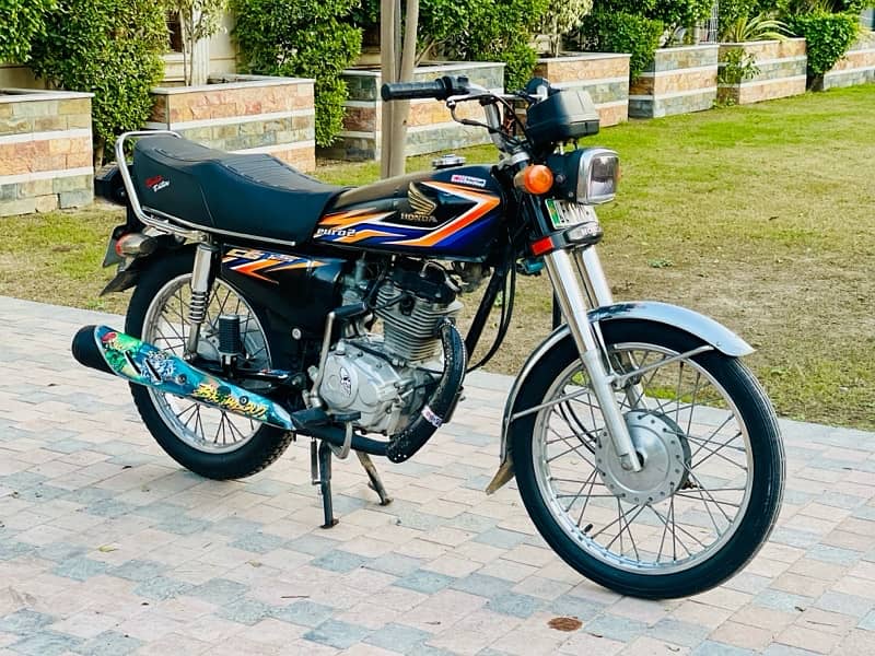 Honda CG 125 (2018 Model) Black Edition for Sale 9