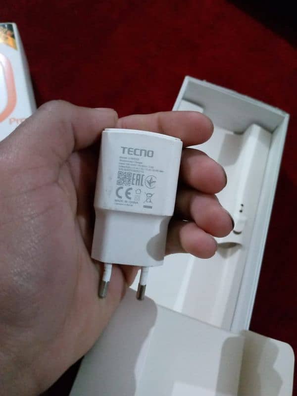 TECNO SPARK 10 PRO 8/128  0/3/0/4/2/7/2/6/6/2/2 9