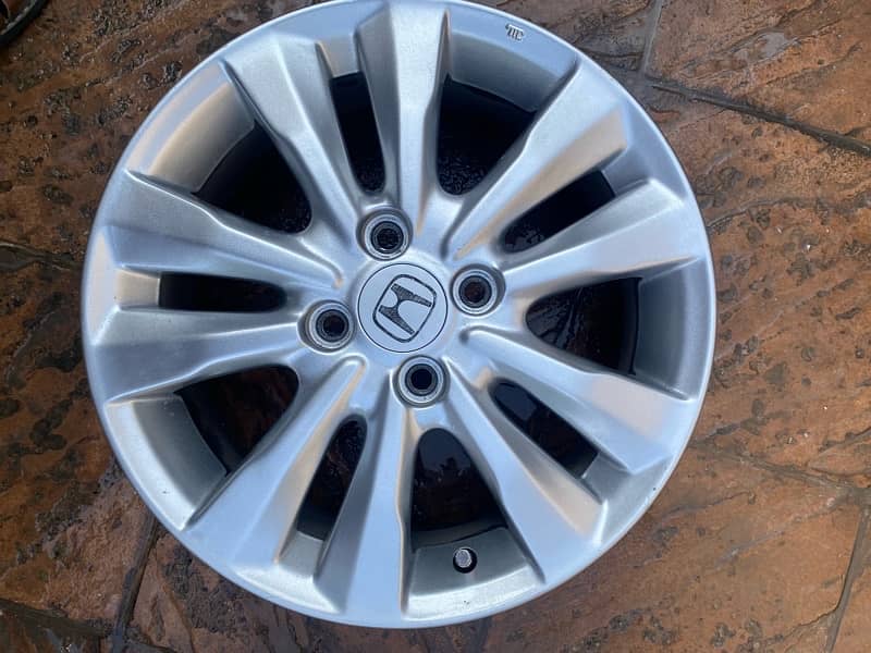 Honda city aspire  rim 3