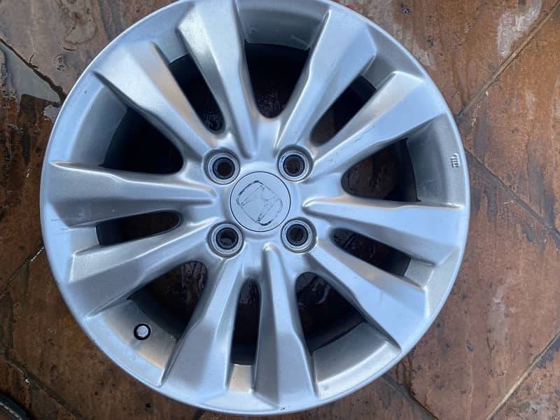 Honda city aspire  rim 4