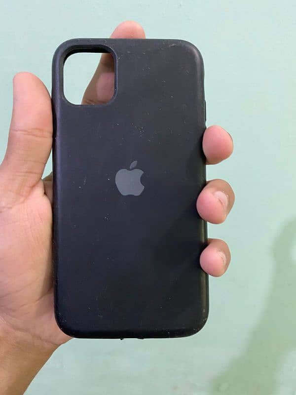 iphone 11 cover brand new 6