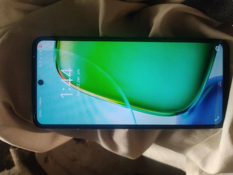 Vivo y 28 in new condition for sale ram 8/8  128 1