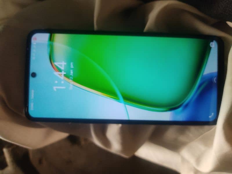 Vivo y 28 in new condition for sale ram 8/8  128 5