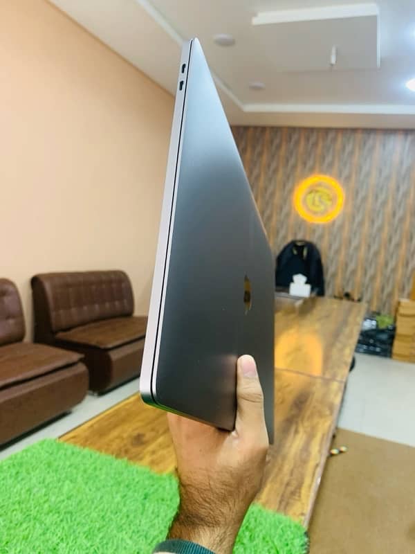 APPLE Macbook pro 2019 15” i9 32/512 4