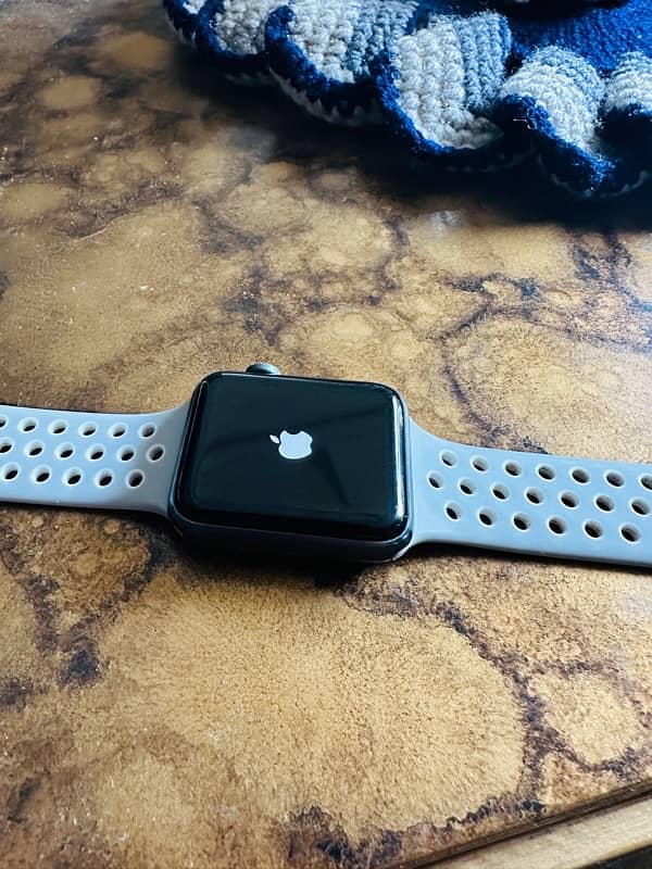 Apple Watch Series 3 42mm 1