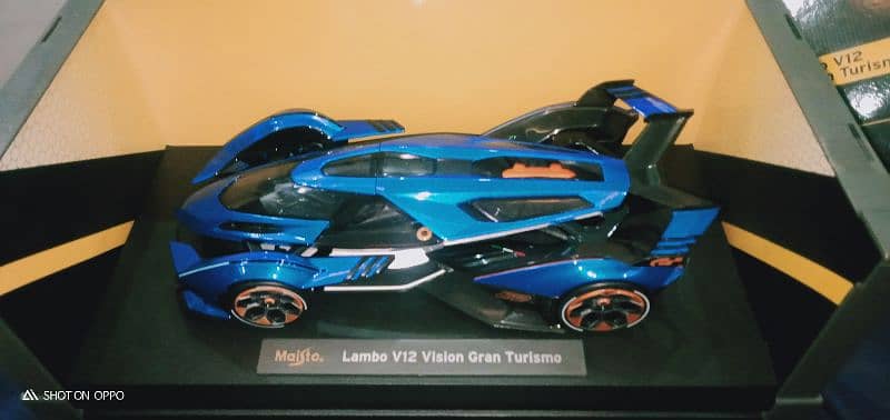 Lamborghini v12 vision gt 1/18 scale original Maisto 2