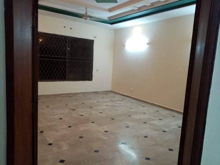 15 Marla 1st or 2nd floor for rent with 5 beds 7