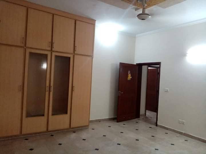 15 Marla 1st or 2nd floor for rent with 5 beds 8