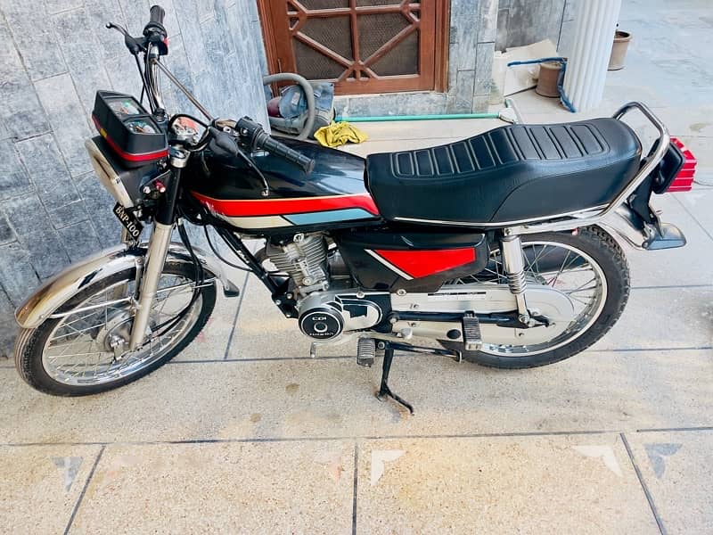 Honda CG125 Red 2