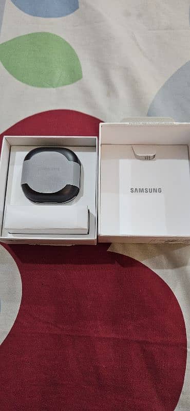 samsung buds 2 brand new just box opened 0