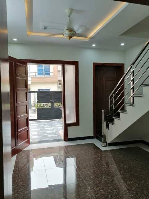 Size 25x40 Brand New Double Store Luxury House For Sale IN G-13 Income Rent 1.10 k 4