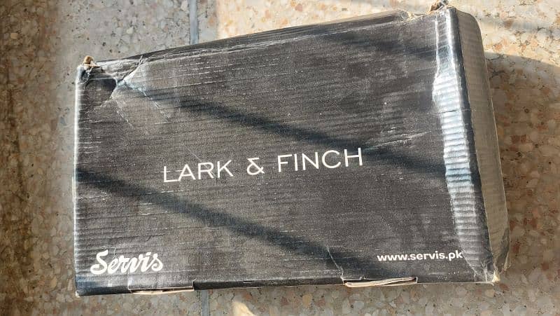 Lark & Finch 40 size 3