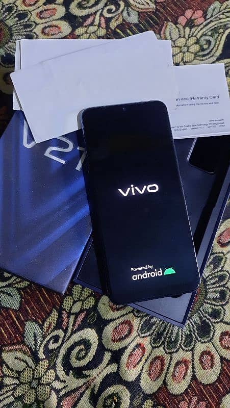 vivo v21e [8+5/128] with box [+92 321 3076195] only whtsapp 3