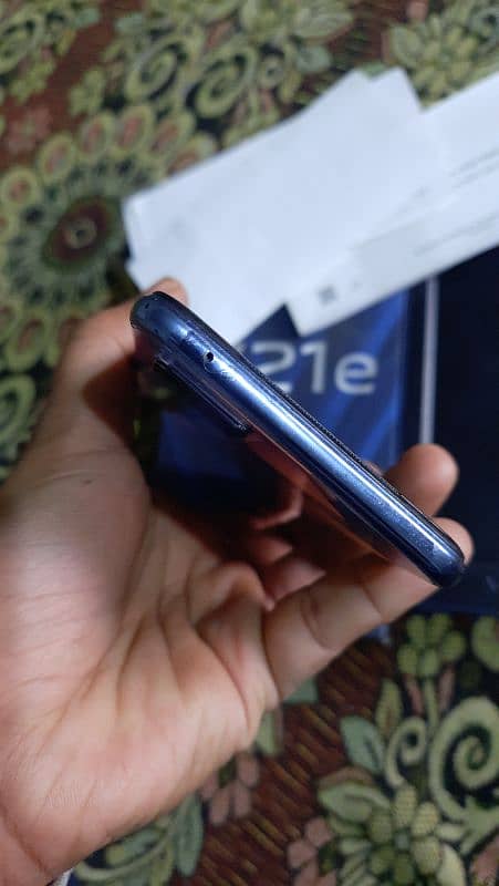 vivo v21e [8+5/128] with box [+92 321 3076195] only whtsapp 12