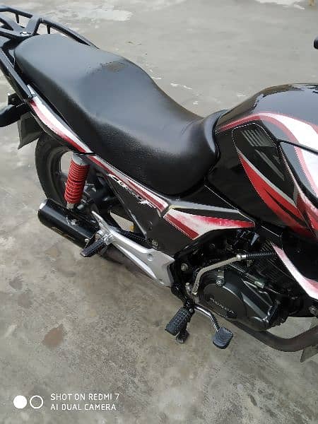 Honda CBR150 4