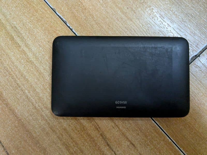 Huawei 601W Touchscreen 4G Pocket Device 1