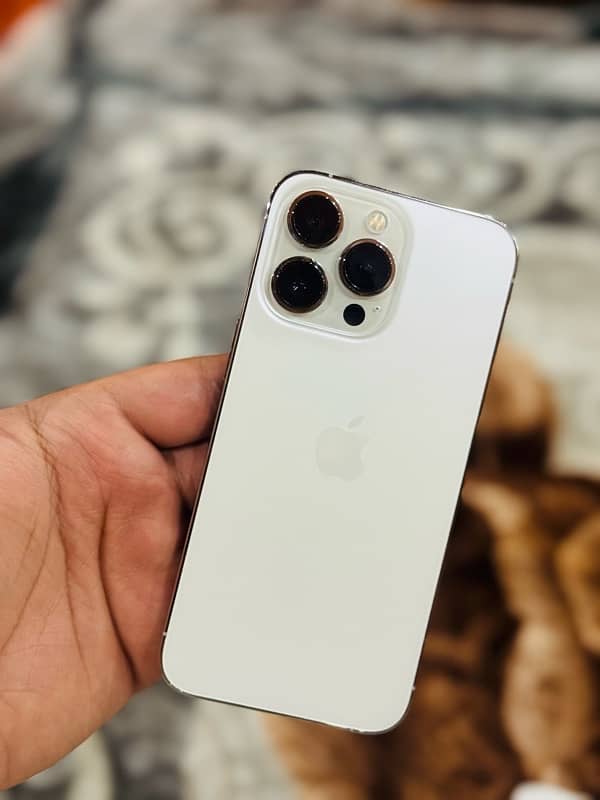 I phone 13 pro 256 gb 1