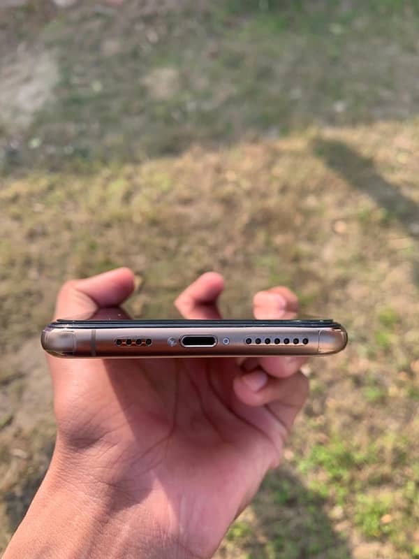 iphone 11 pro mx 4