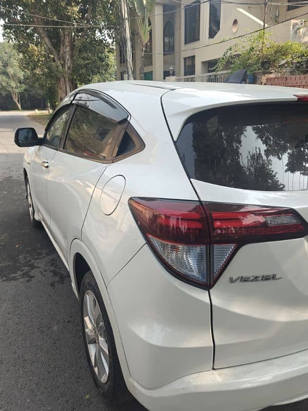 Honda Vezel 2014 G Varient. 10