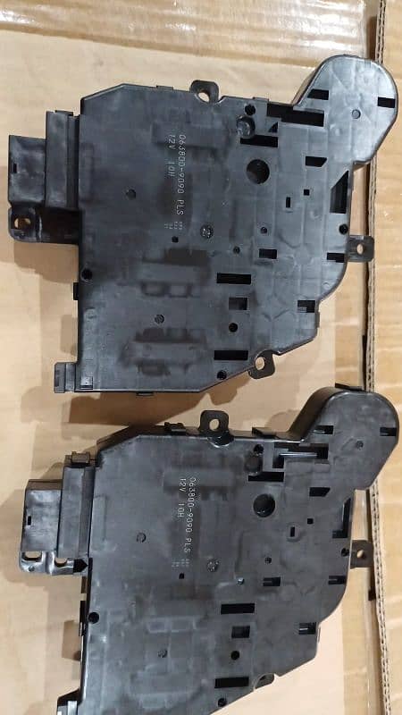 Toyota fortuner legender /Gr servo motor orignal oem 1