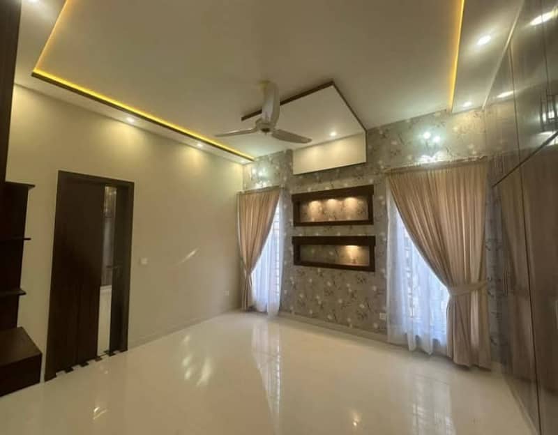 10 Marla Lower Portion Available For Rent In Nishtar Block Bahria Town Lahore 10