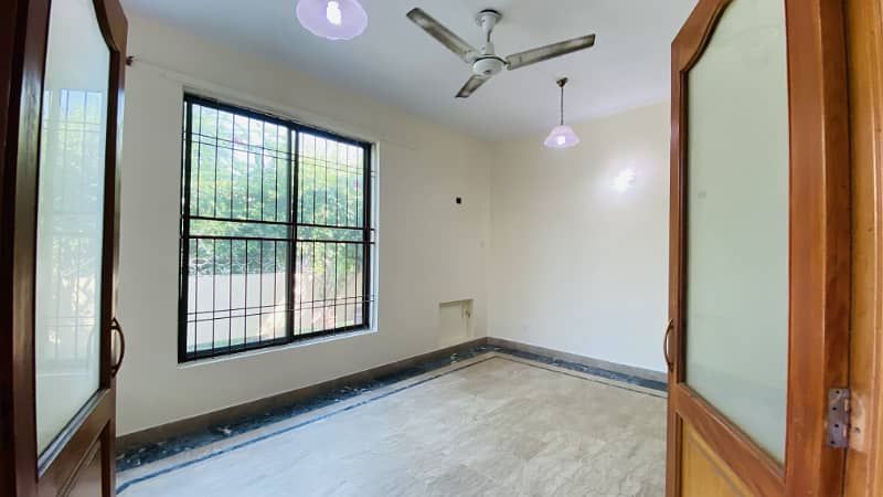 11 Marla Corner House For Sale In DHA Phase 1 5