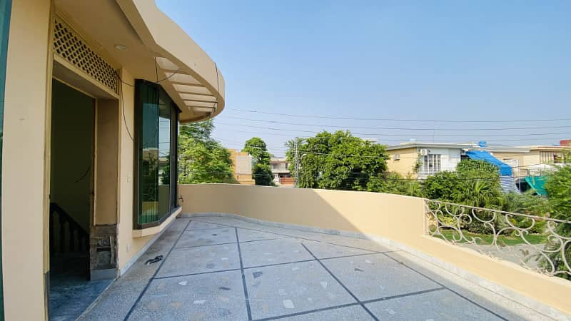 11 Marla Corner House For Sale In DHA Phase 1 19