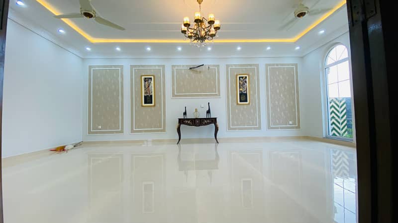 Luxurious 10 Marla House For Sale In DHA Phase 7, Lahore 2