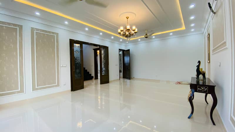 Luxurious 10 Marla House For Sale In DHA Phase 7, Lahore 4