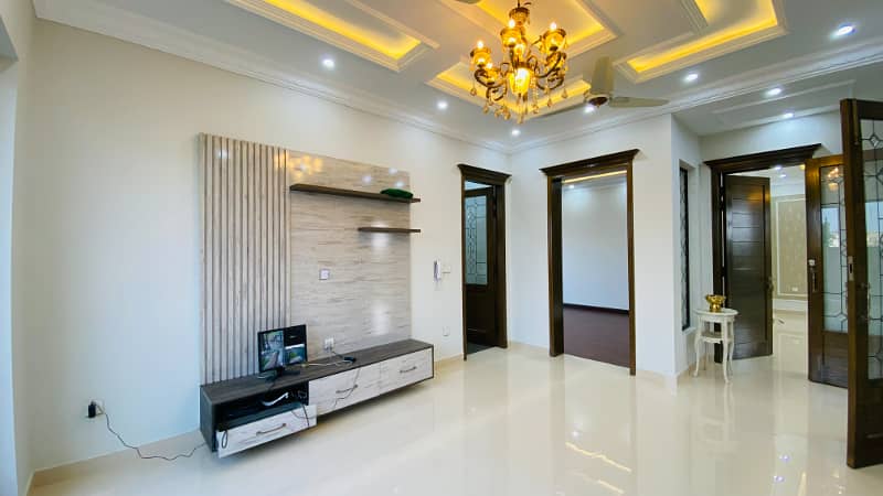 Luxurious 10 Marla House For Sale In DHA Phase 7, Lahore 7