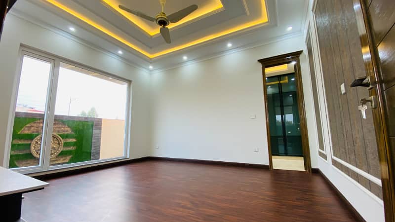 Luxurious 10 Marla House For Sale In DHA Phase 7, Lahore 11