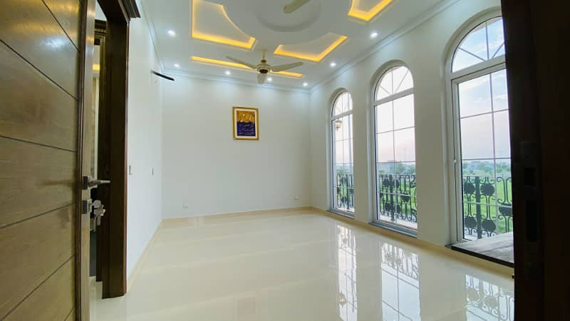 Luxurious 10 Marla House For Sale In DHA Phase 7, Lahore 15