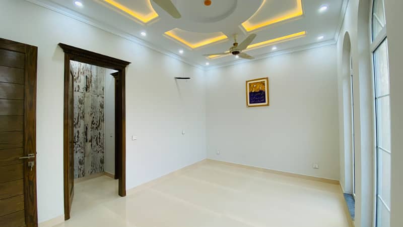 Luxurious 10 Marla House For Sale In DHA Phase 7, Lahore 16