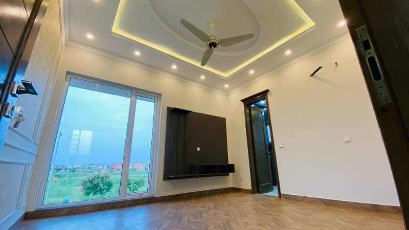 Luxurious 10 Marla House For Sale In DHA Phase 7, Lahore 19