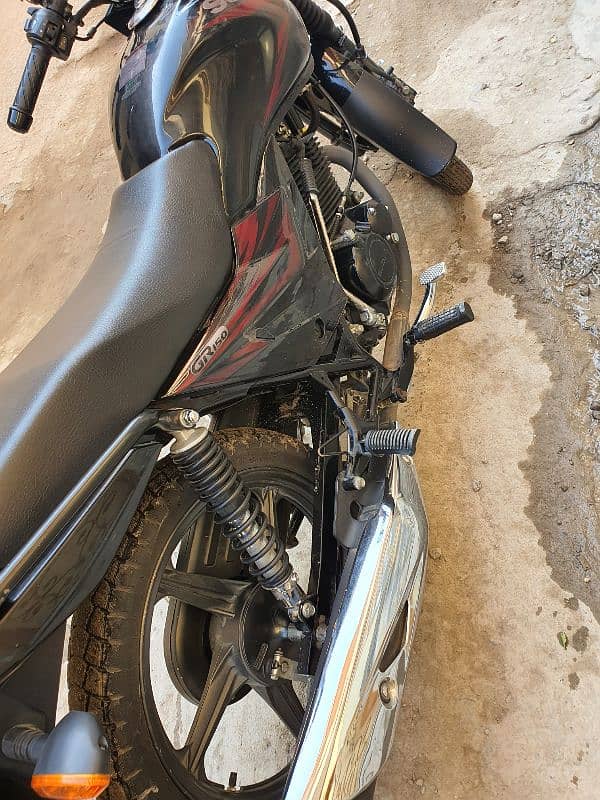 suzuki GR 150 black 5