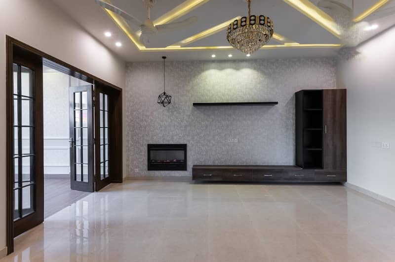 10 Marla Top Class Bungalow For Sale In DHA Phase 6 3