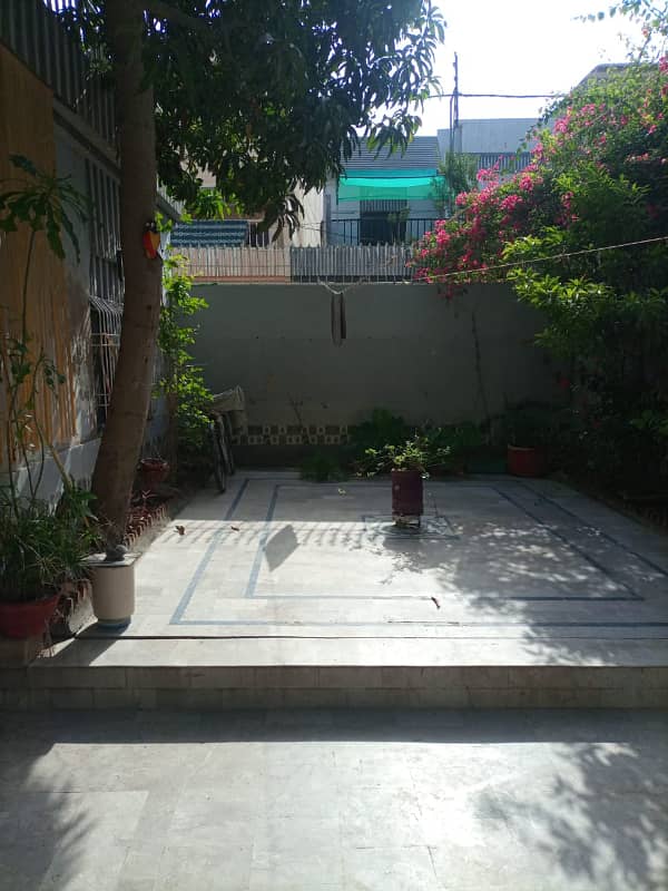 Independent 3bed dd ground+1 bungalow boundary wall block7 jauhar 1