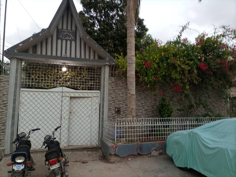 Independent 3bed dd ground+1 bungalow boundary wall block7 jauhar 3