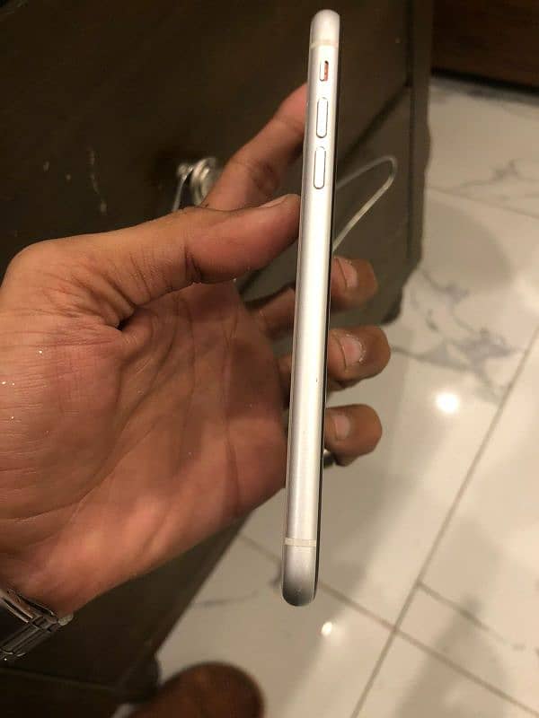 iPhone XR  New condition 4