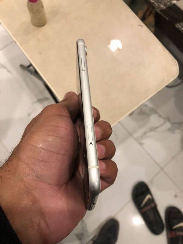 iPhone XR  New condition 5