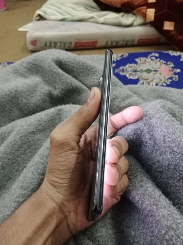 Tecno Camon 30s Curve Display 12