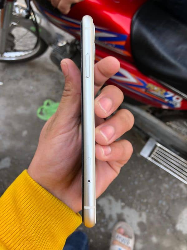 i am selling my iphone 11 pta approved 2