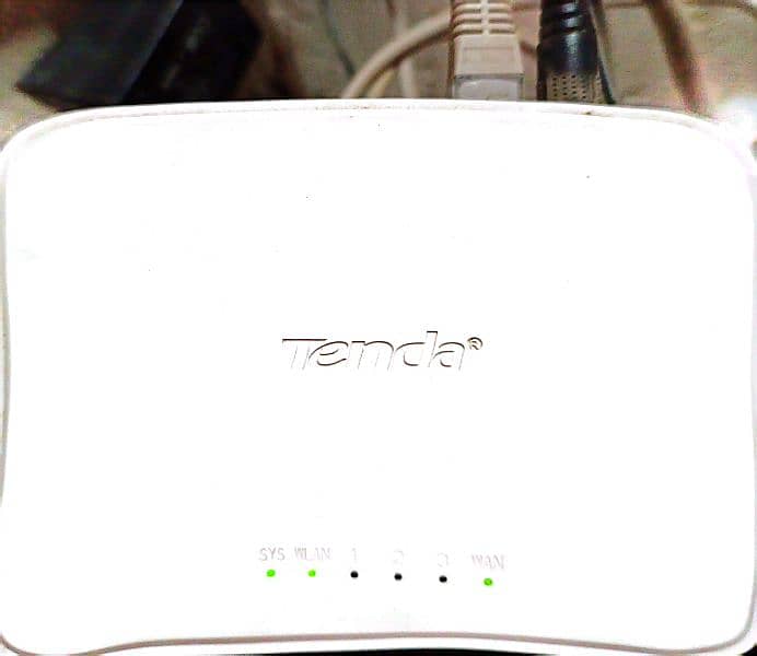 Tenda N300 Router 3